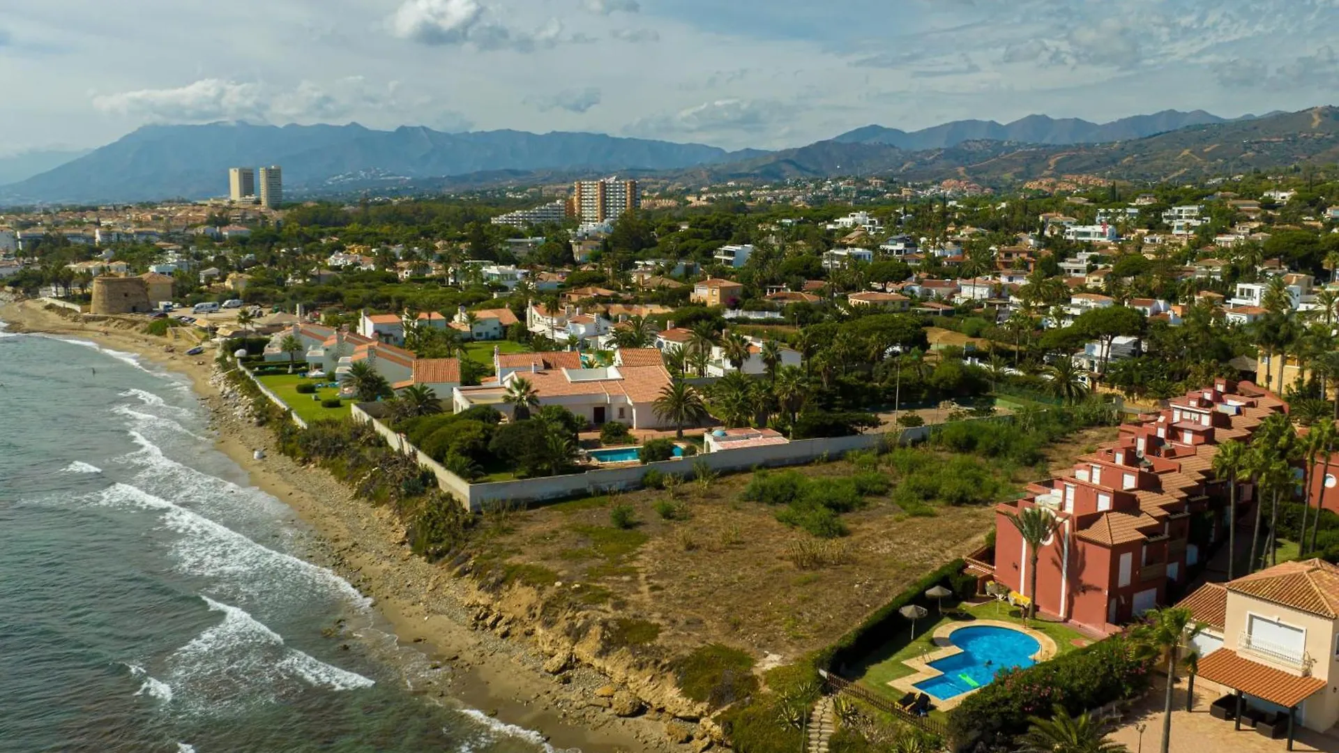 Holiday home Beautiful Frontline Beach Townhouse Marbella