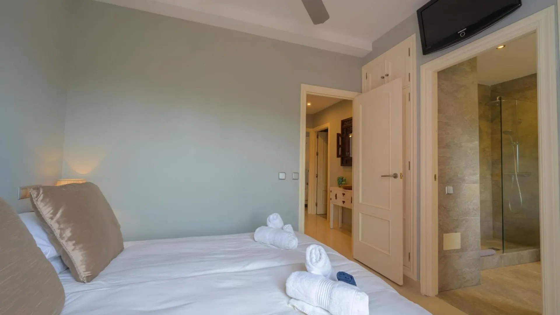 Holiday home Beautiful Frontline Beach Townhouse Marbella